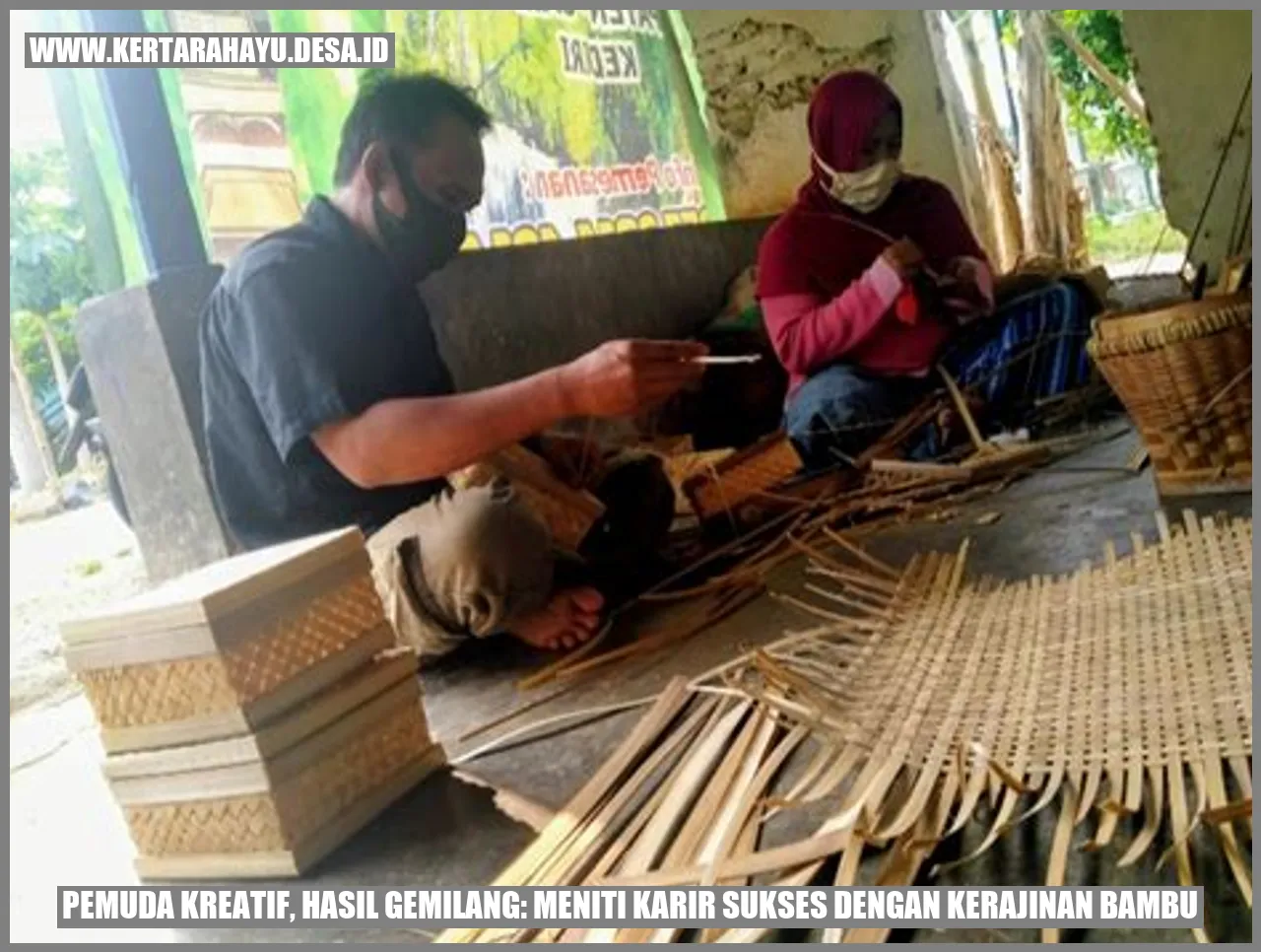 Pemuda Kreatif, Hasil Gemilang: Meniti Karir Sukses dengan Kerajinan Bambu